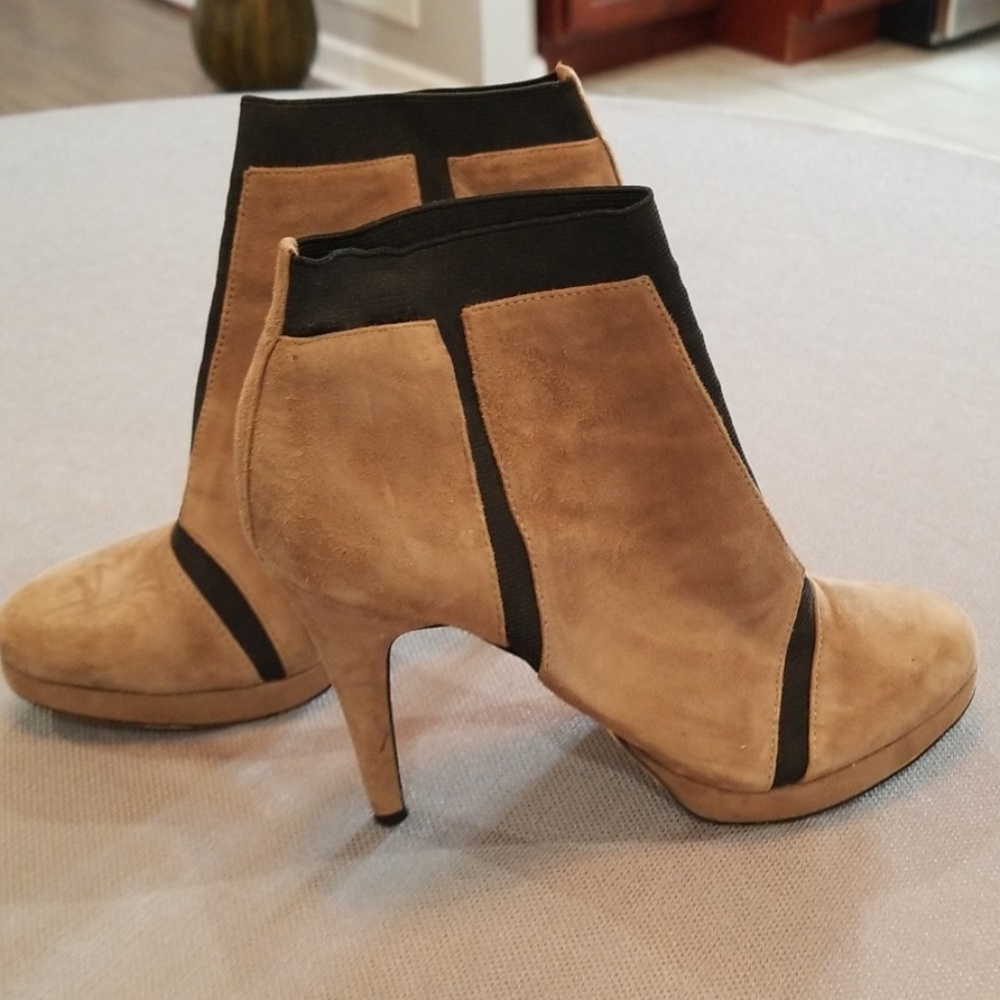 Boots - Picture 5 of 5